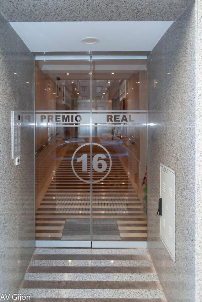 Apartamento Av Premio Real 16 Gijón Exterior foto