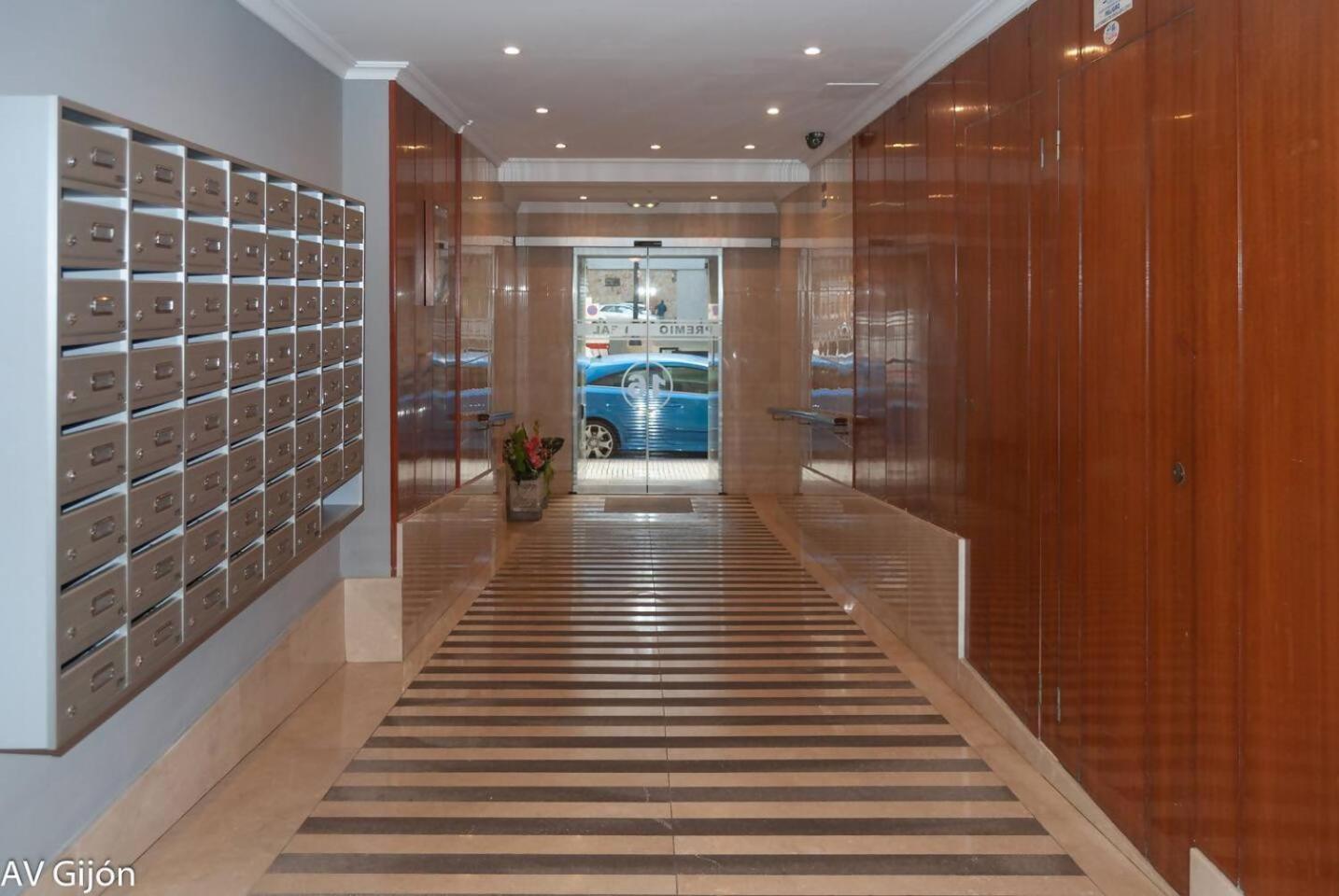 Apartamento Av Premio Real 16 Gijón Exterior foto