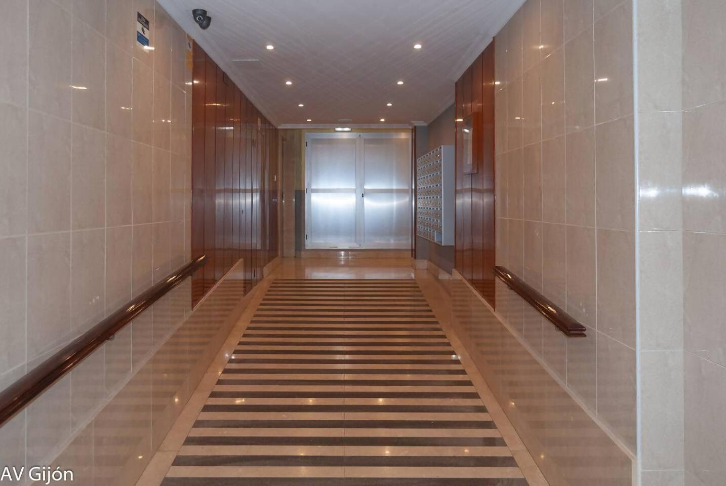 Apartamento Av Premio Real 16 Gijón Exterior foto