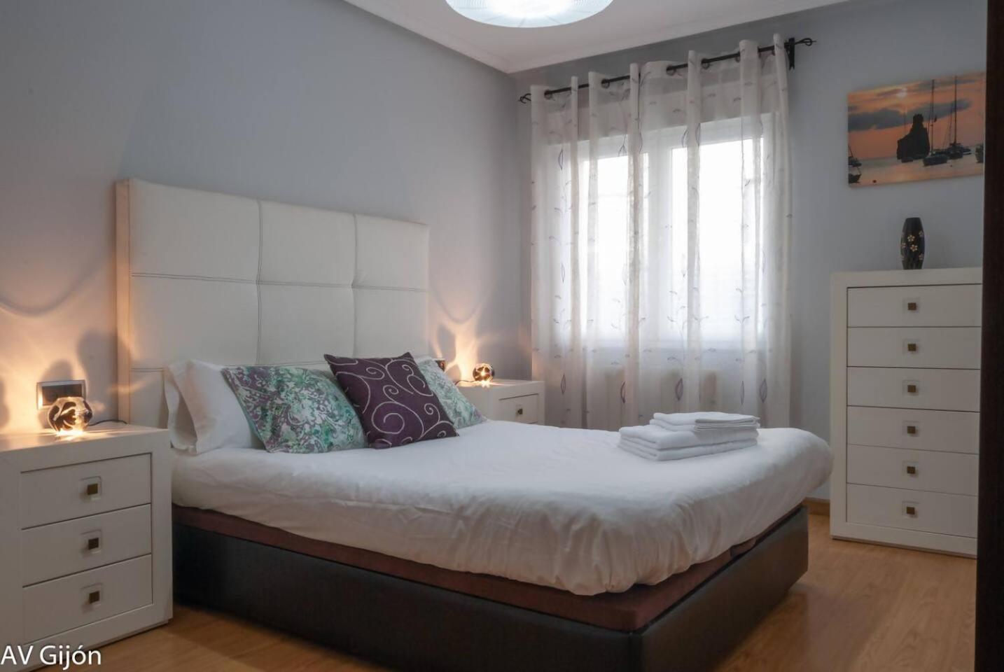 Apartamento Av Premio Real 16 Gijón Exterior foto
