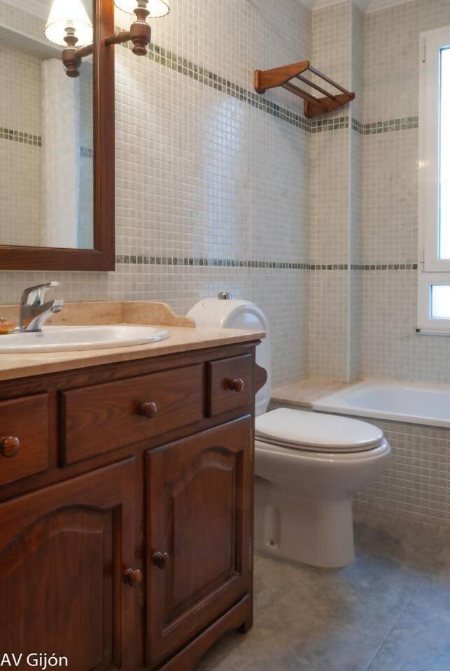 Apartamento Av Premio Real 16 Gijón Exterior foto