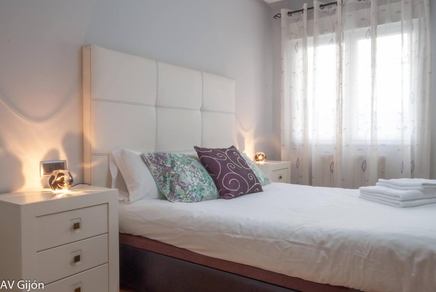 Apartamento Av Premio Real 16 Gijón Exterior foto